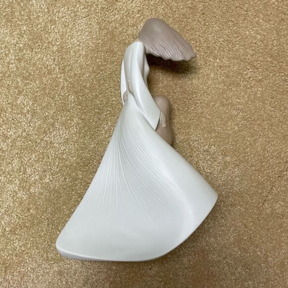 Lladro I love you mom Retired 2017 Porcelain Decorative Figurine - Picture 3 of 4